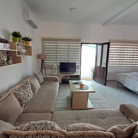 Olive Ποντγορίτσα